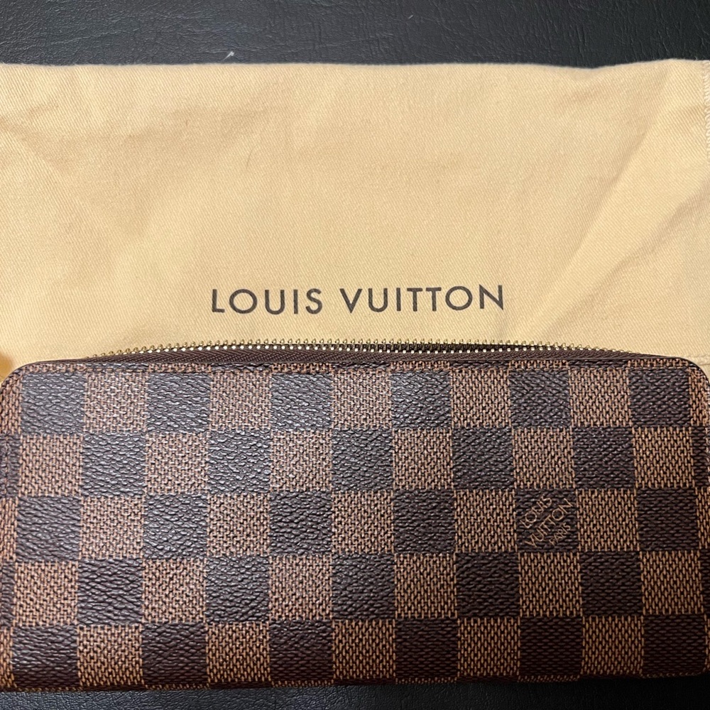 LOUIS VUITTON  Clémence Wallet